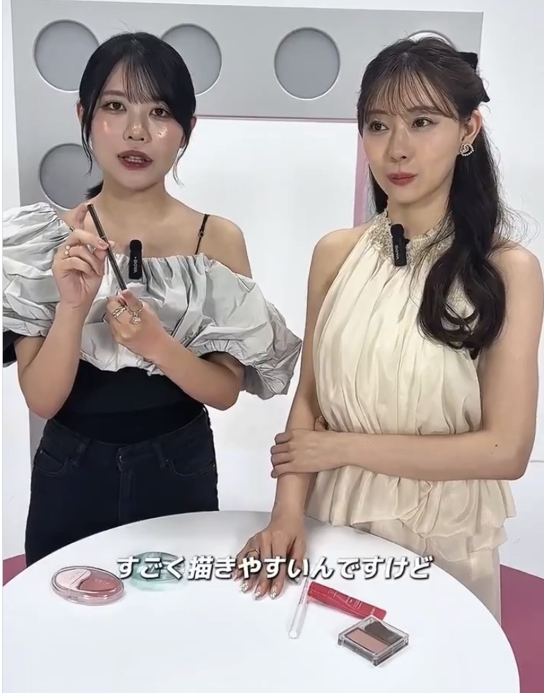スレッドヘッダー画像: 2人とも鼻の根が黒ずんでるけど日焼けなのか整形なのか