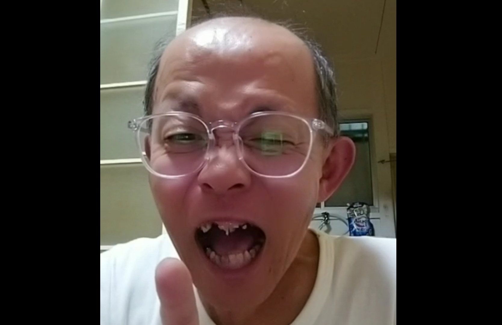 スレッドヘッダー画像: 何歳に見える？