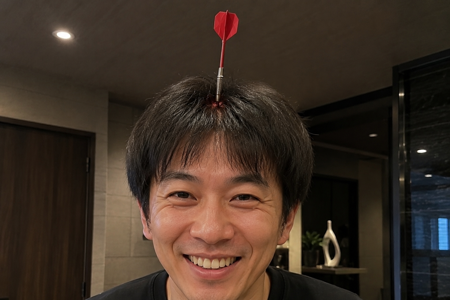 スレッドヘッダー画像: 頭に矢が刺さったファッションを流行らせていきたい