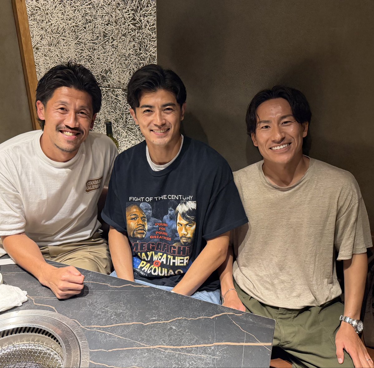 スレッドヘッダー画像: 谷口彰悟謎のTシャツ姿
なぜか袖口を細くロールアップしてる笑