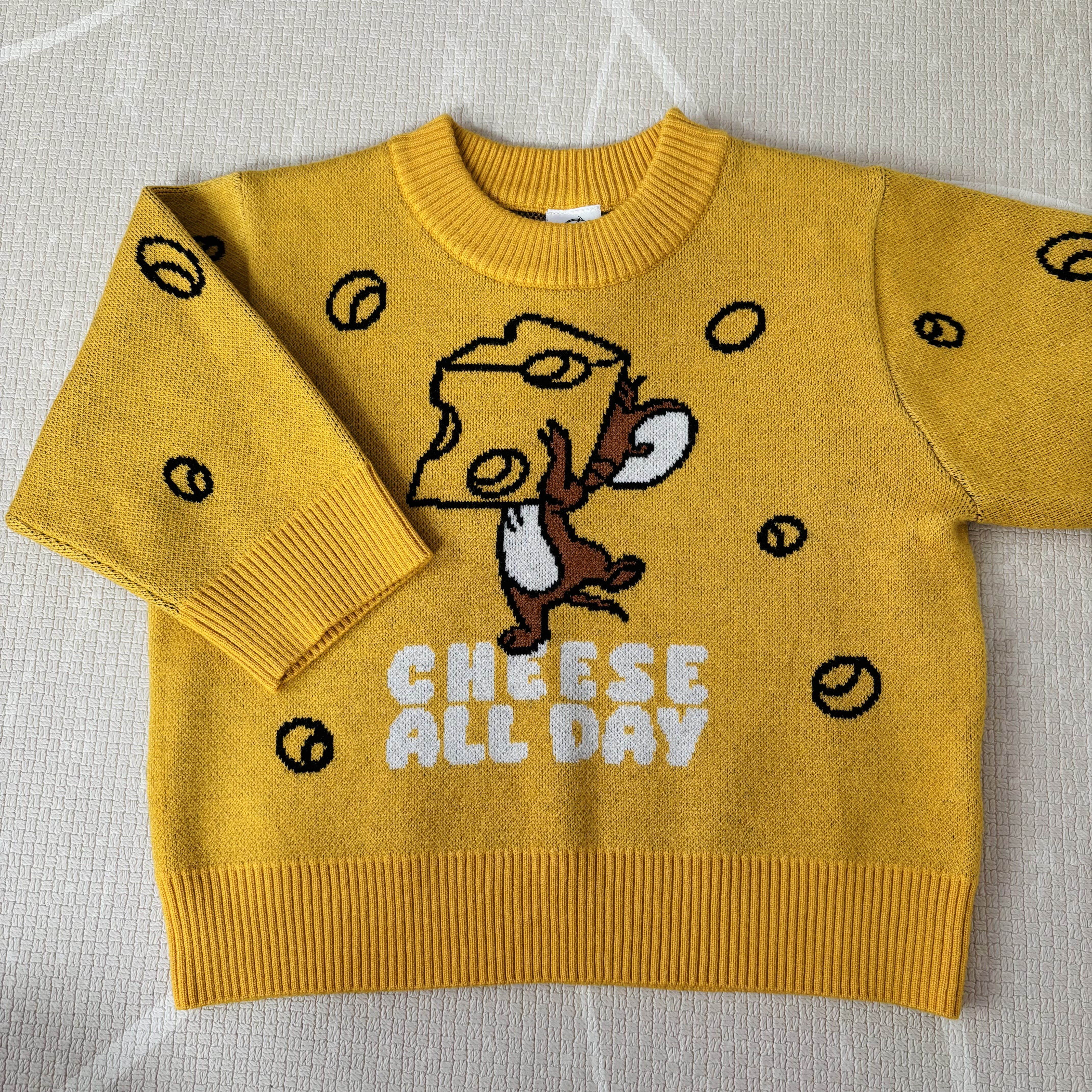 スレッドヘッダー画像: 子供服のトムジェリのニット衝動買いしてしまった…
服全体がチーズとかかわいすぎ🥺♥️