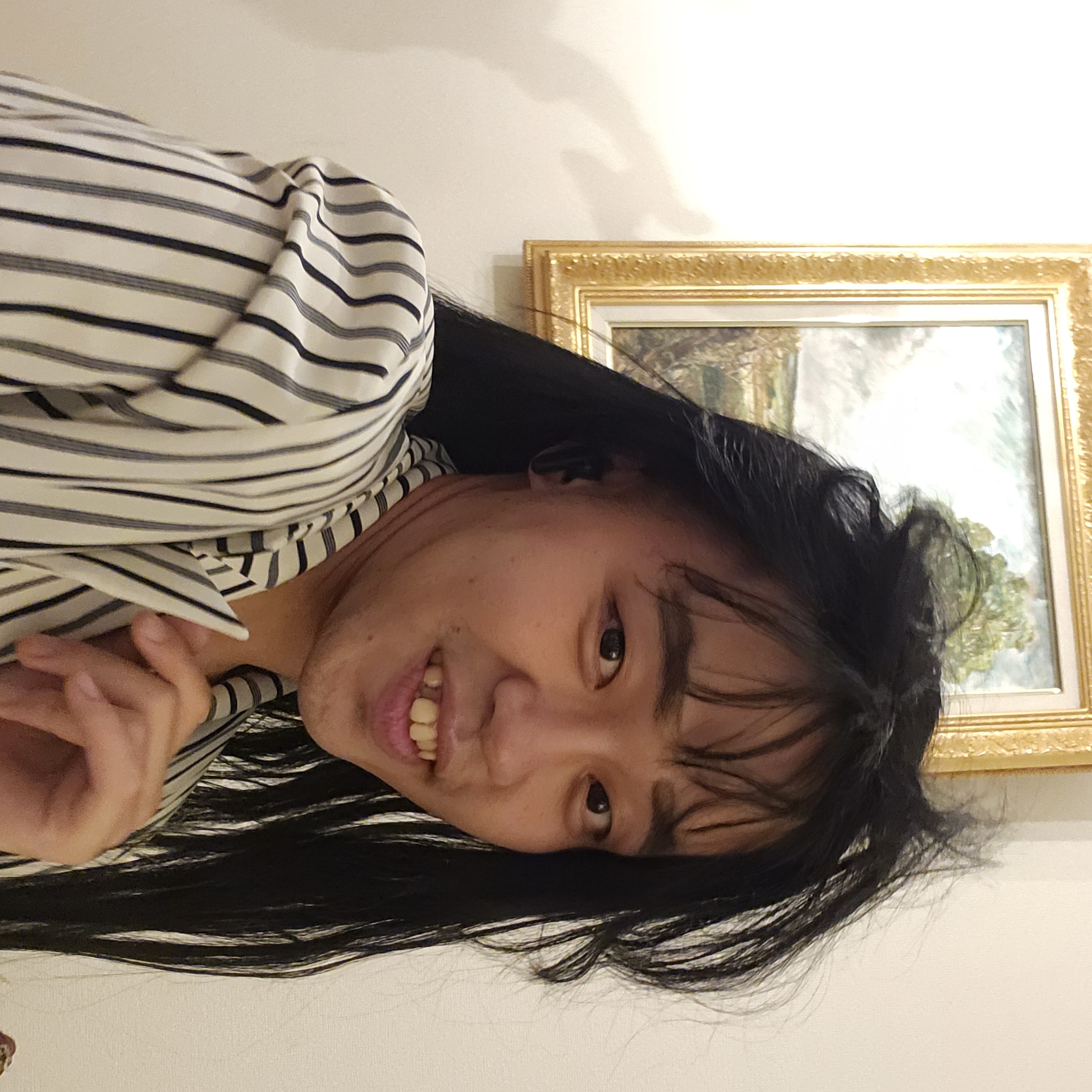 スレッドヘッダー画像: 今日のメイクどうかしら?😊