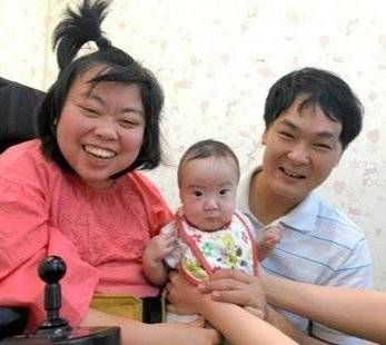 スレッドヘッダー画像: お母さんのほうぱっちり二重だし歯並びもいいね