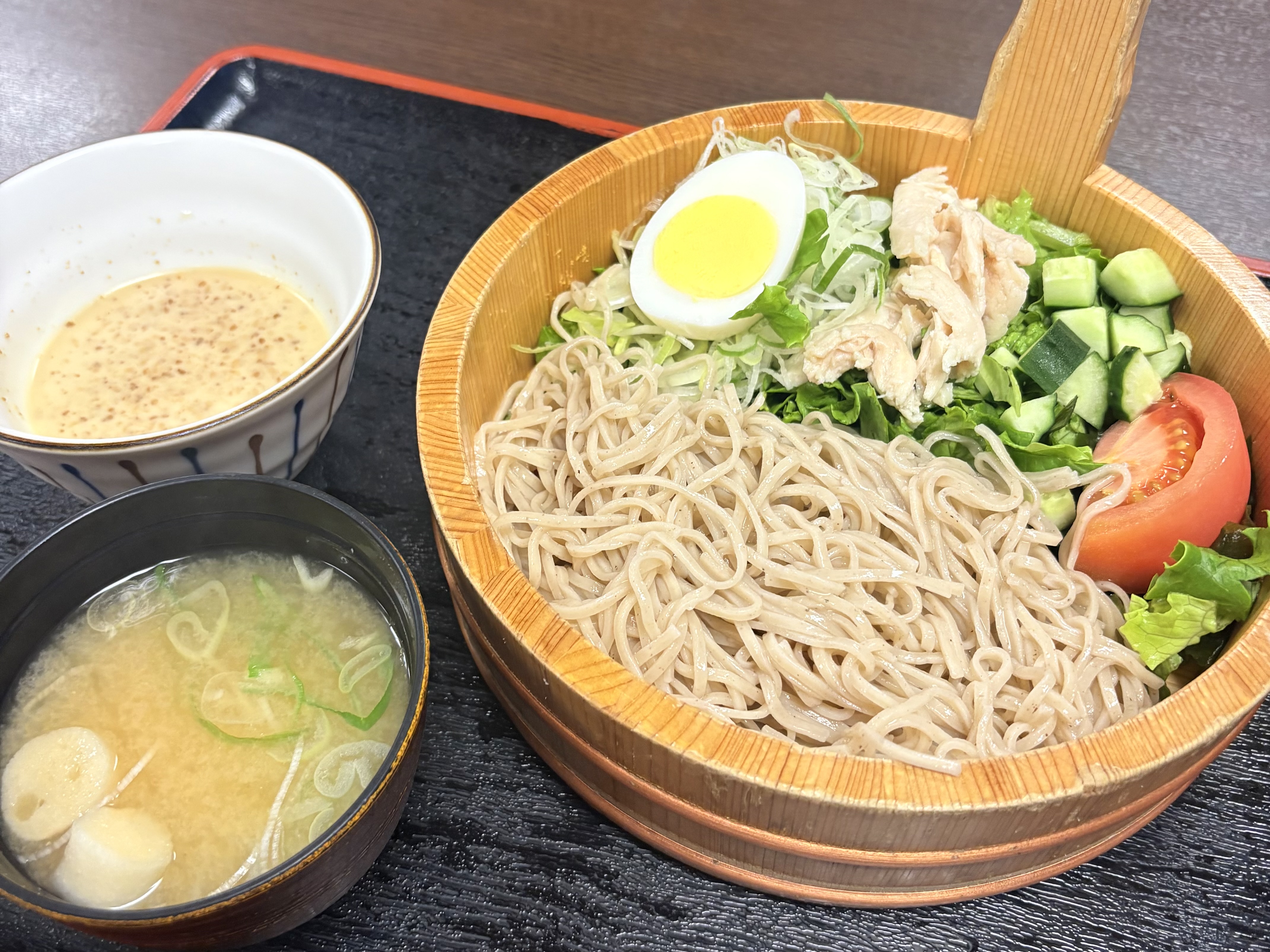 スレッドヘッダー画像: サラダそば食べた☺️