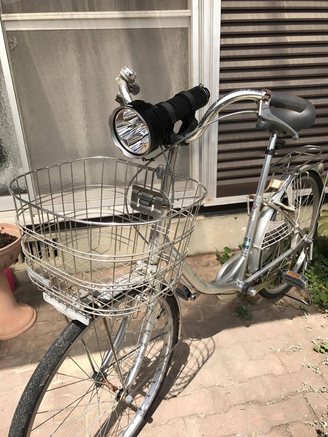 スレッドヘッダー画像: 12000ルーメンの化物フラッシュライトを搭載したおれの〝マシン〟だ