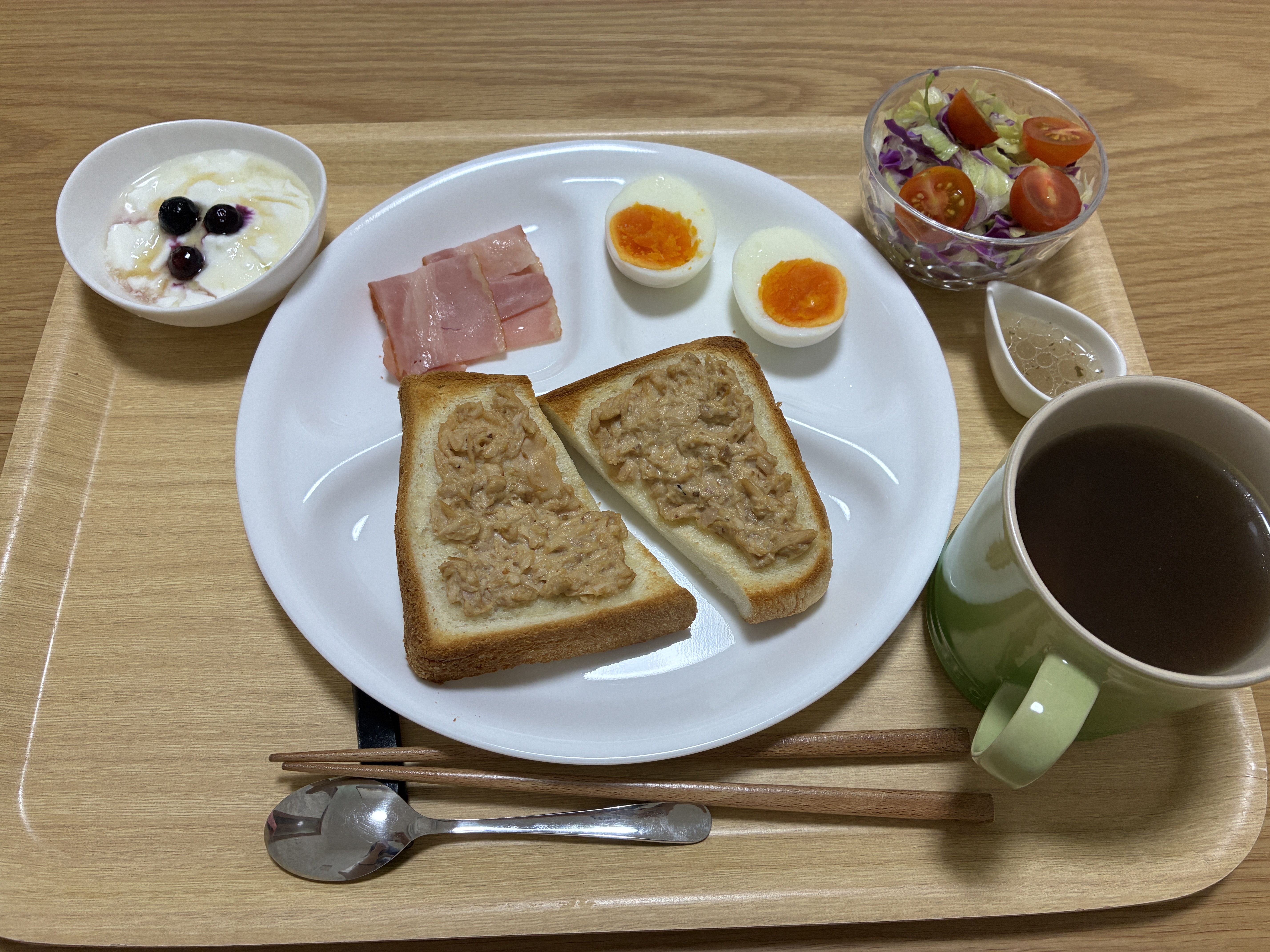 スレッドヘッダー画像: 産後ケアの朝ごはんひさしぶりに朝ごはんにパン食べたけど、パンってうめ〜〜