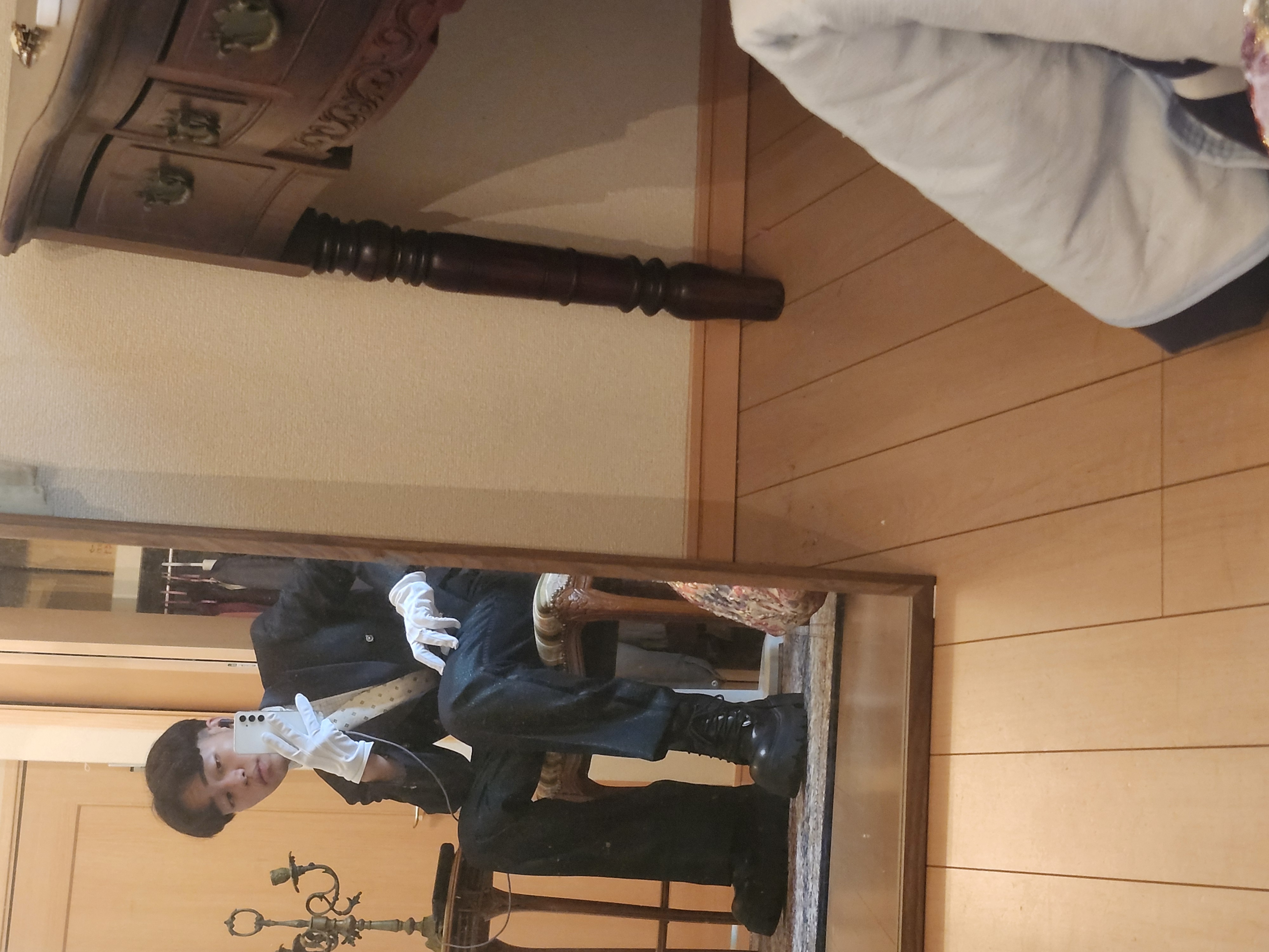 スレッドヘッダー画像: 貴族ごっこなう😆


むなしい...