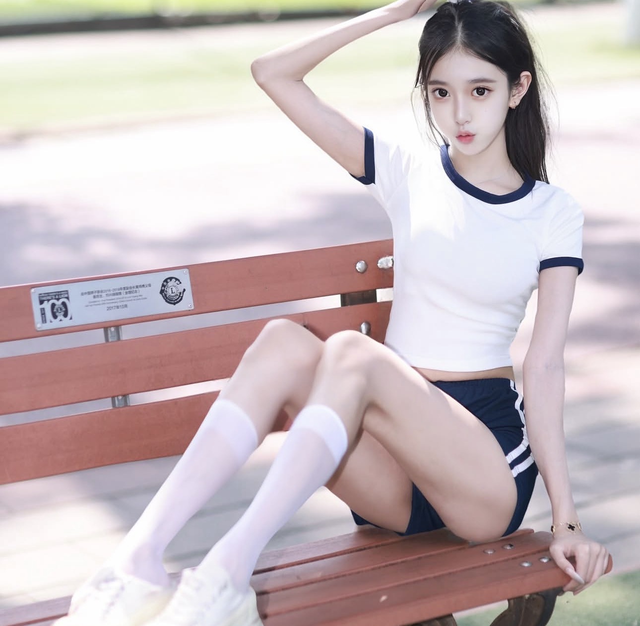スレッドヘッダー画像: おれ、かなりガリガリが好きなんだけど、ここまでいくとさすがに異常だと思う。たぶん165cm 35kgとかだろこれ。せめて40キロくらいあって欲しい