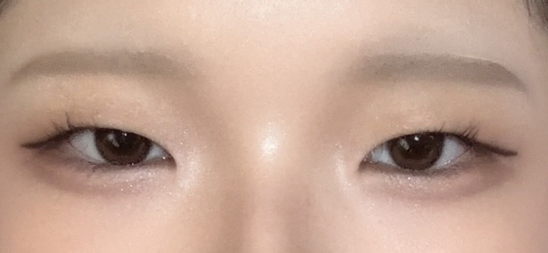 スレッドヘッダー画像: まつげが変でしかたない