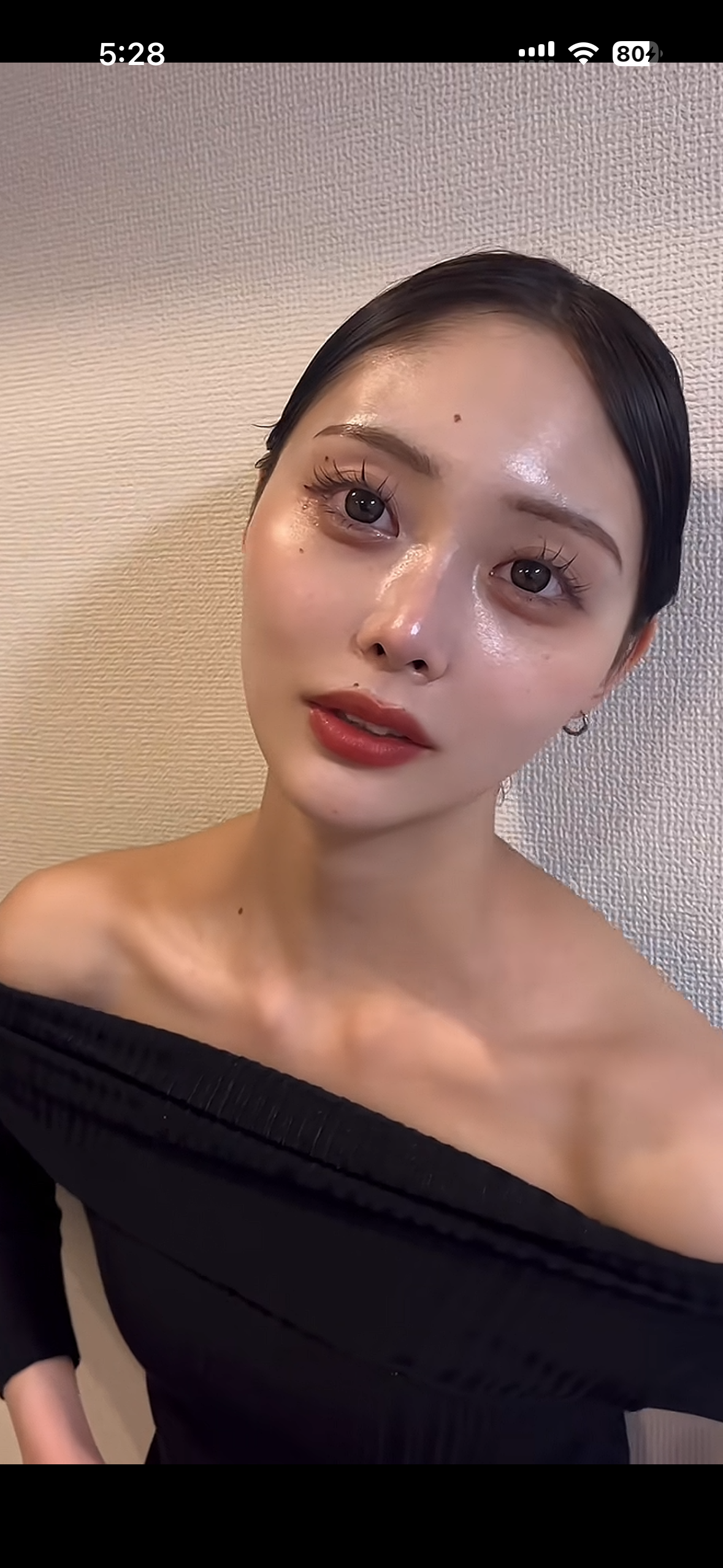 スレッドヘッダー画像: 美人さん。私ピンクメイクばっかしてるけどベージュな感じもいいな〜やろうかな